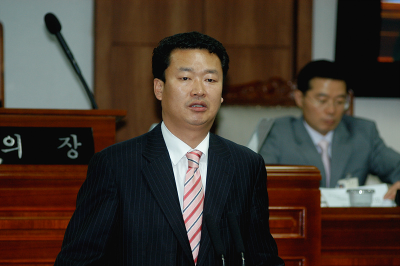 제5대 순천시의회 후기 의회운영위원장에 김병권 위원장 당선