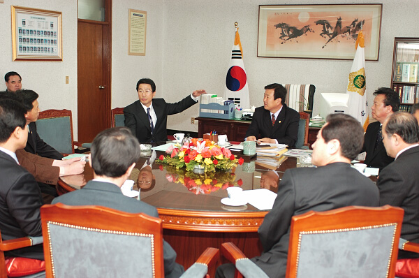 2003-04-09 서울 양천구청장,의장 자매결연 관련 의회방문