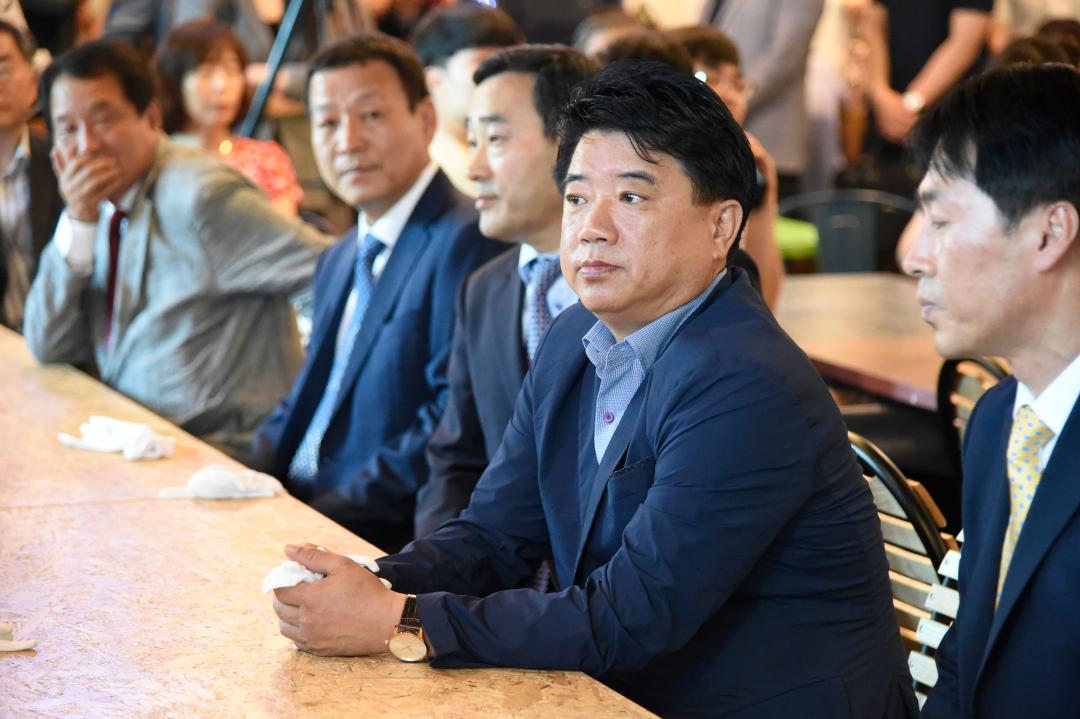 청년 창업 『청춘웃장』개점식