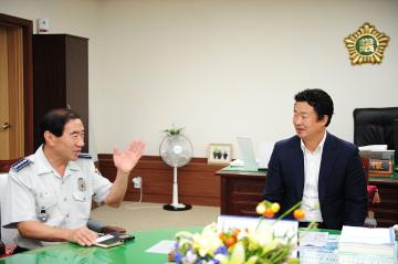 순천경찰서장 의장실 방문