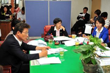 취약사회복지시설 안정화 및 지도,감독체계 개선을 위한 특별위원회 회의