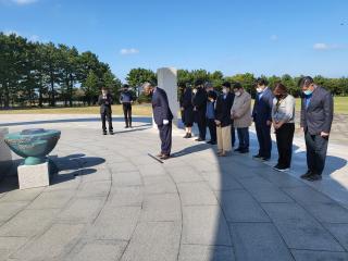 문화경제위원회 제주 4.3평화공원 위령제단 참배