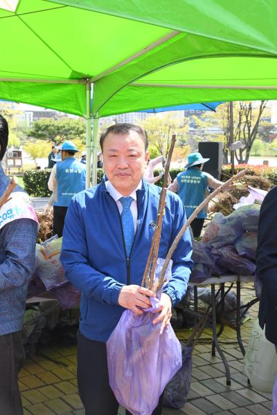 제78회 식목일 기념 나무 나누어주기 행사