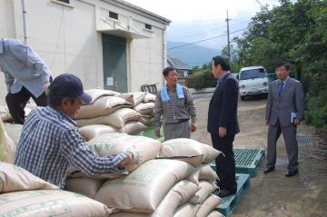 하곡수매 현장 방문