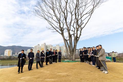 2025_12_30(화)_박람회 기념 시의회 표지석 제막식