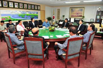 순천시의회 역대 의장과 간담회