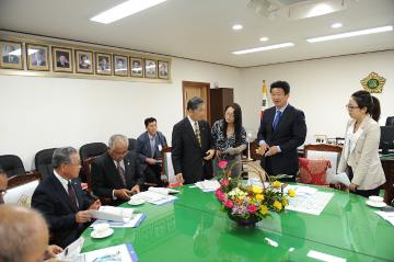 일본 이즈미시장단 의회 방문