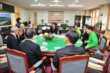 일본 카누마시 시장 및 의장과 간담회