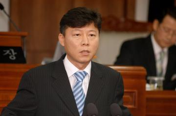 정병회 의회운영위원장