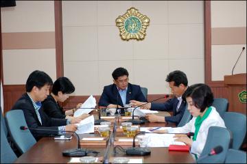 의회 운영위원회 회의