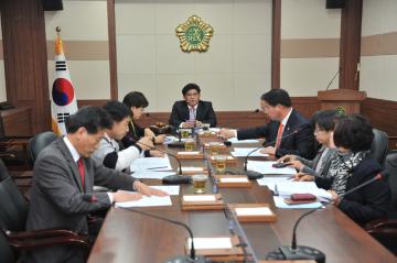 의회운영위원회 회의