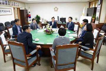 김해영 최고위원 의장실 방문