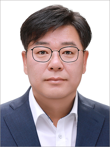 이현재 의회운영위원장